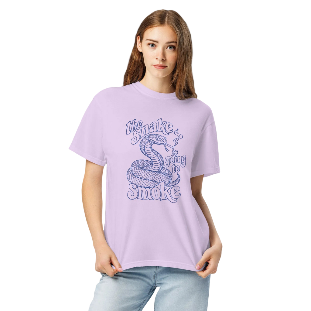 The Snake Is Going to Smoke — Brazilian Unisex T-Shirt